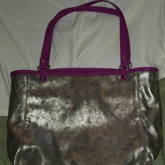 Purse - Picture 1 of 3